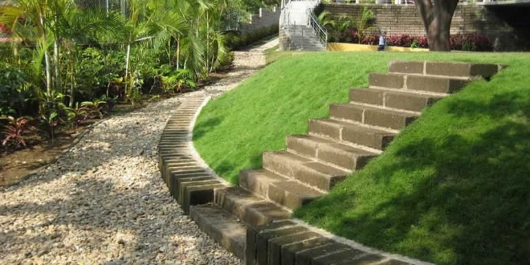 talanguera_townhomes_garden_copa_stairs
