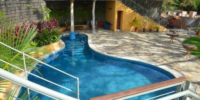 talanguera_townhomes_pool_grotto_east