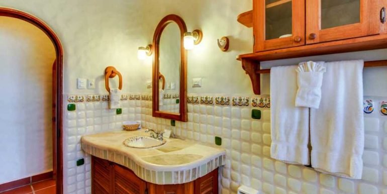 Casa Verde Bathroom