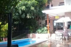 Casa Colibri Pool and patio area