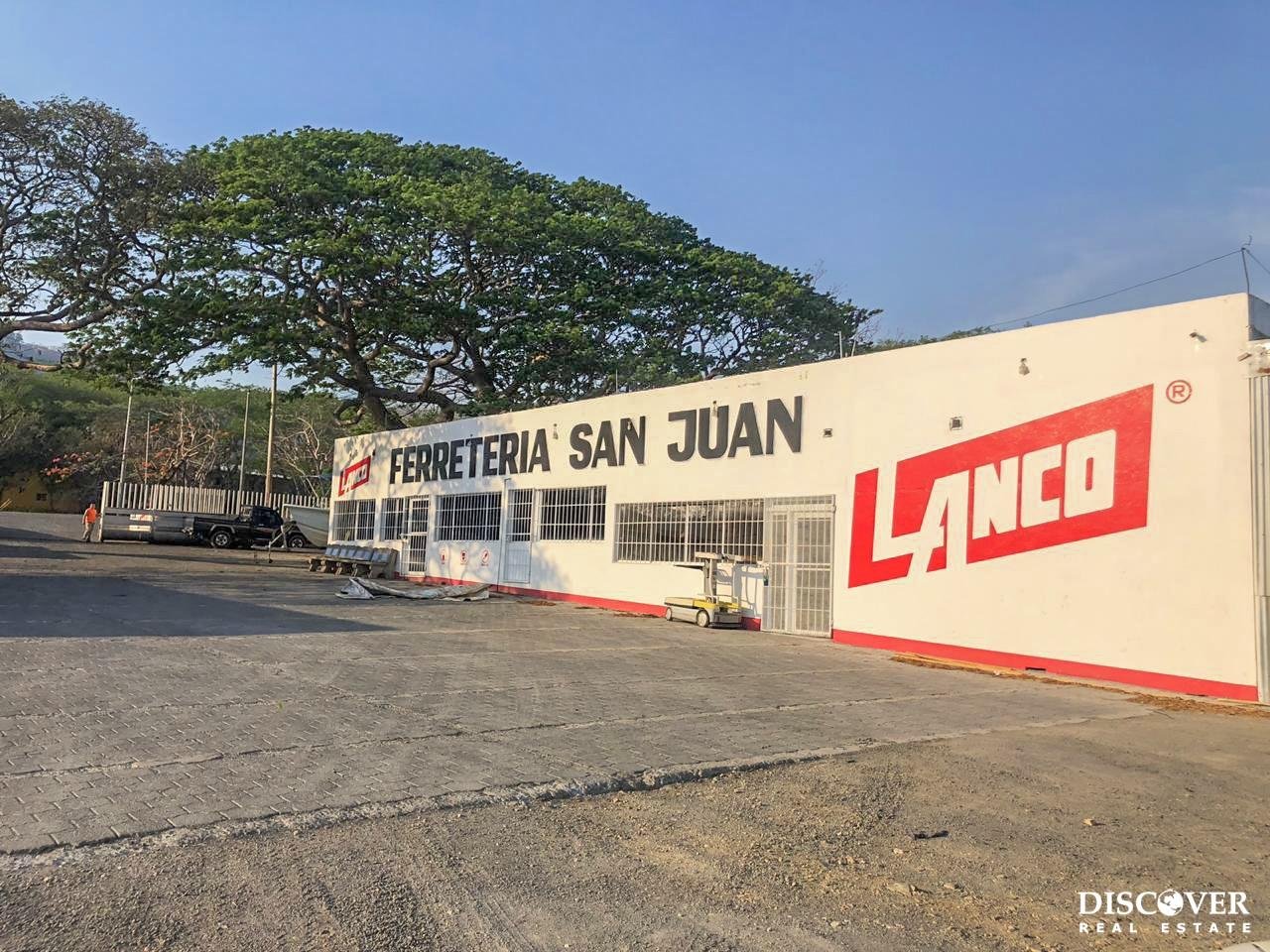 Ferretería San Juan – 2 Manzana Commercial Property for Sale