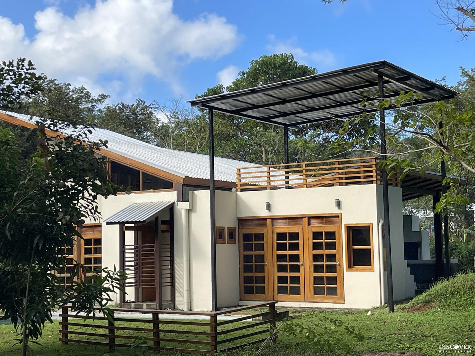 New Modern Home, 4.5 acre Eco Estate, Las Fincas in Escamequita!