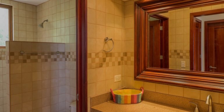 Condo-601C-23-scaled