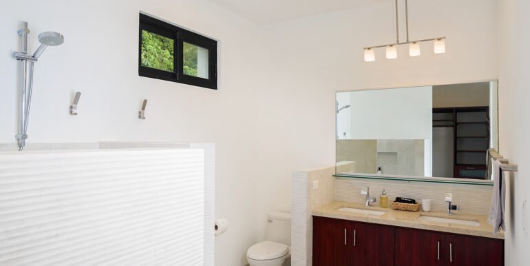 Luxury Home Villa_Artista_Guest_Bath_1_CC_REV