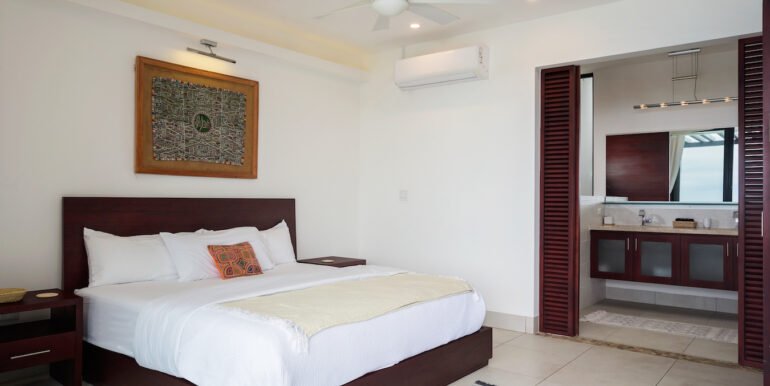 Luxury Home Villa_Artista_Guest_Bed_2_Angle_1_CC_REV