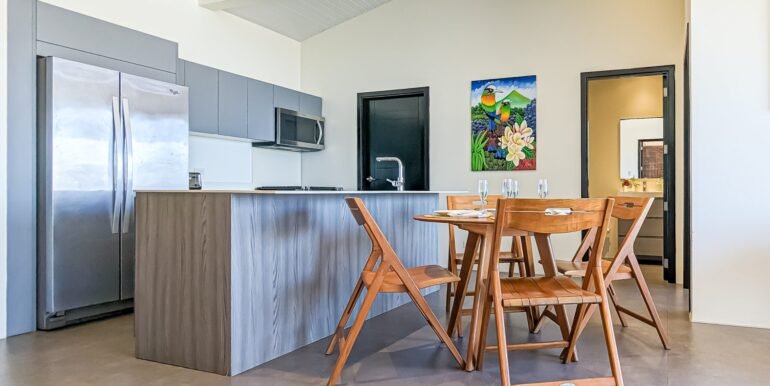 Upscale-Ocean-View-Condo-02