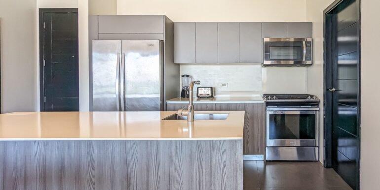 Upscale-Ocean-View-Condo-04