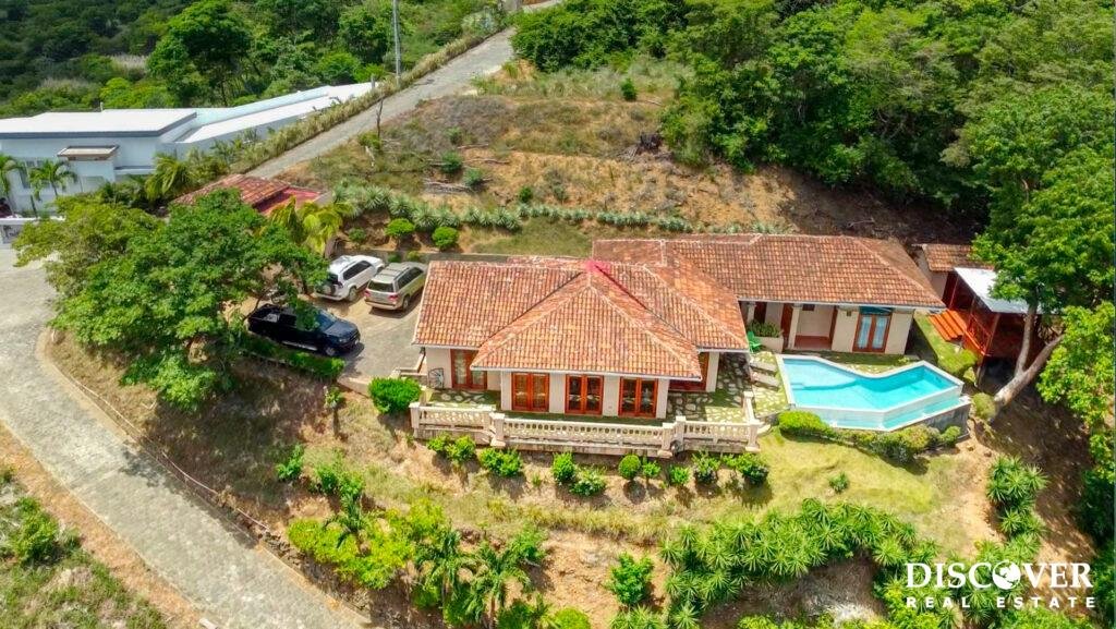 Stunning Oceanview Colonial in Pacific Marlin