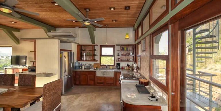 talanguera_townhomes_kitchen_west_realland (1)