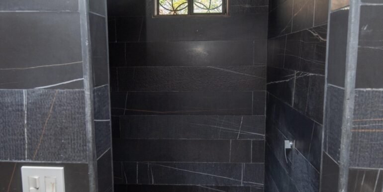 Casa-Angel-bathroom-4-Horizonte-Nica-scaled