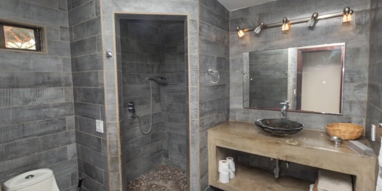 Casa-Angel-bathroom2-3-Horizonte-Nica-scaled