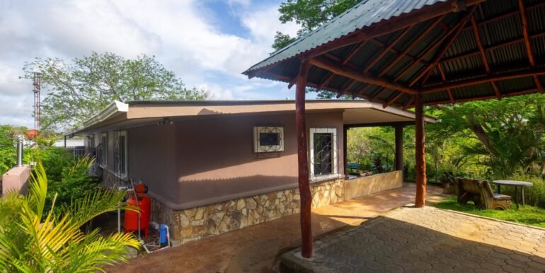 Casa-Angel-outside2-Horizonte-Nica-scaled