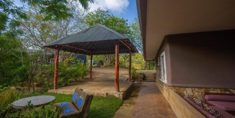 Casa-Angel-parking-Horizonte-Nica-scaled