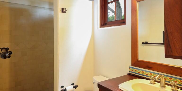 Casa_El_Arbol_de_Limon_Guest_House_Bathroom_CC