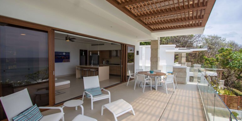 4B718FA9-5E8A-43CC-AC43-52A254084655_13