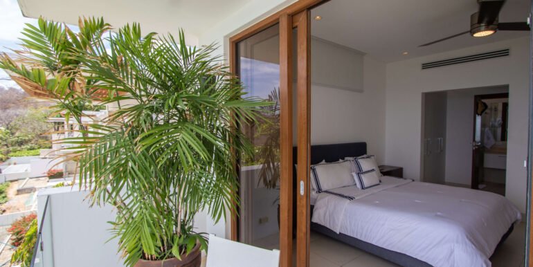 4B718FA9-5E8A-43CC-AC43-52A254084655_14