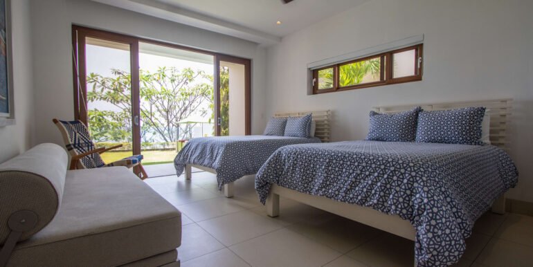 4B718FA9-5E8A-43CC-AC43-52A254084655_15