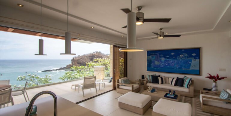 4B718FA9-5E8A-43CC-AC43-52A254084655_17