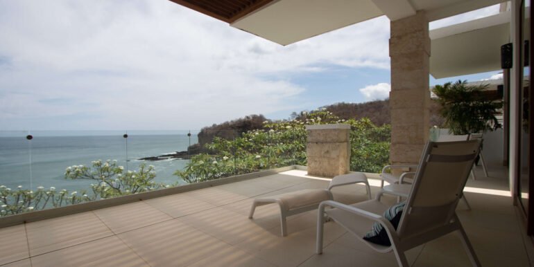 4B718FA9-5E8A-43CC-AC43-52A254084655_18