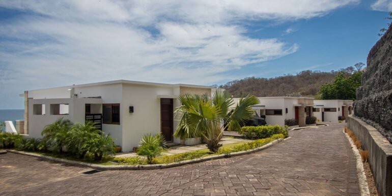 4B718FA9-5E8A-43CC-AC43-52A254084655_20