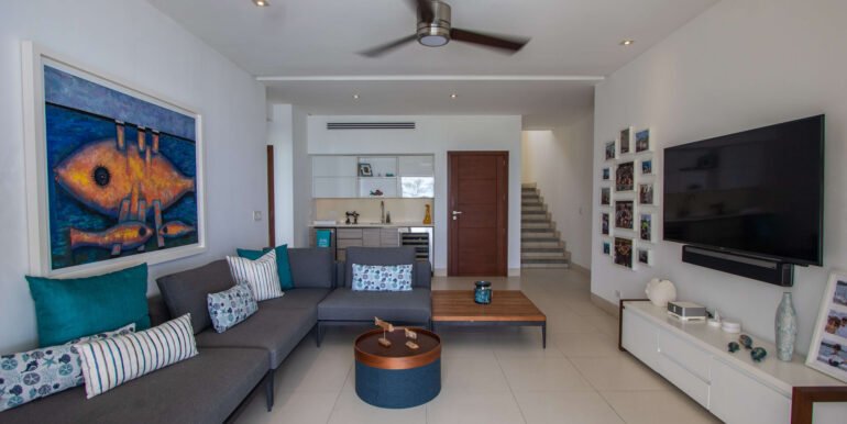 4B718FA9-5E8A-43CC-AC43-52A254084655_7