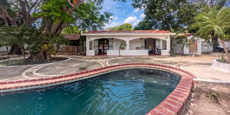 11-PXL_20250516_164724126