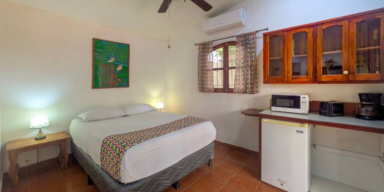 4-PXL_20250516_164213434