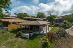 Stylish Two-Bedroom Bungalow with Pacific Ocean Views