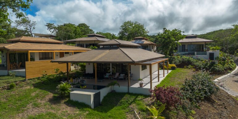 Bungalow - 2 The Agency Nic