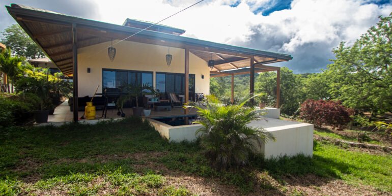 Bungalow -The Agency Nic 17