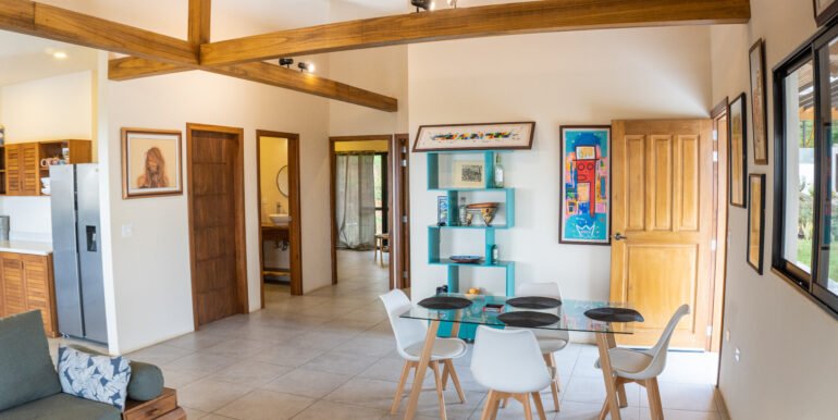 Bungalow -The Agency Nic 22