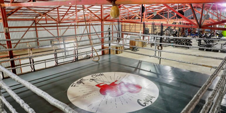 Fight_Club_Gym_Boxing_Ring_CC
