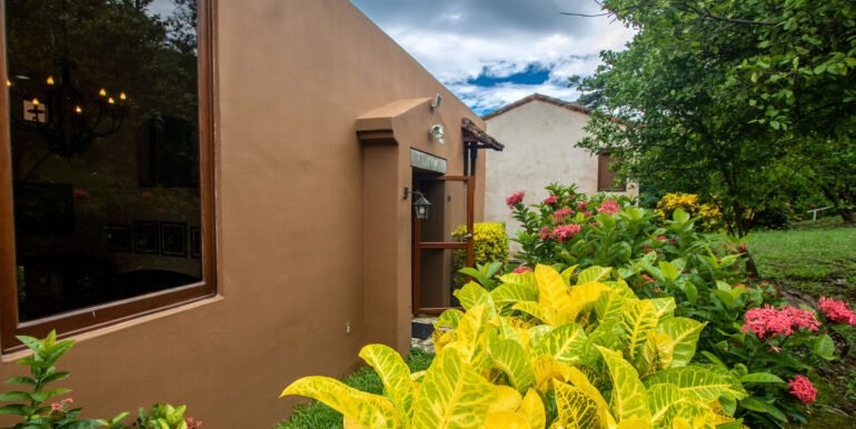 67D051C6-EDA4-40BD-96D1-116B6E5D354D_8