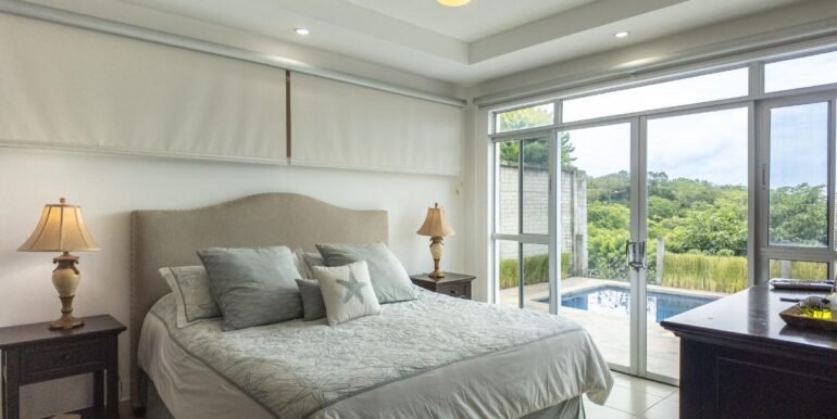 EC9991A4-666A-461B-BC99-468EC4A01104_12