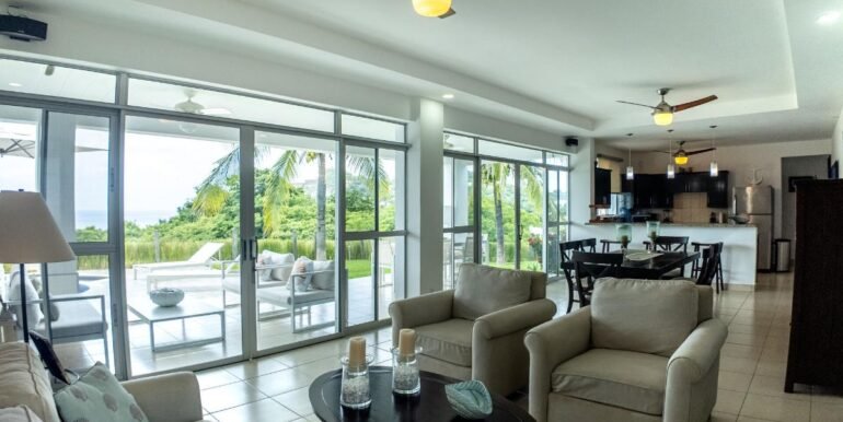 EC9991A4-666A-461B-BC99-468EC4A01104_6