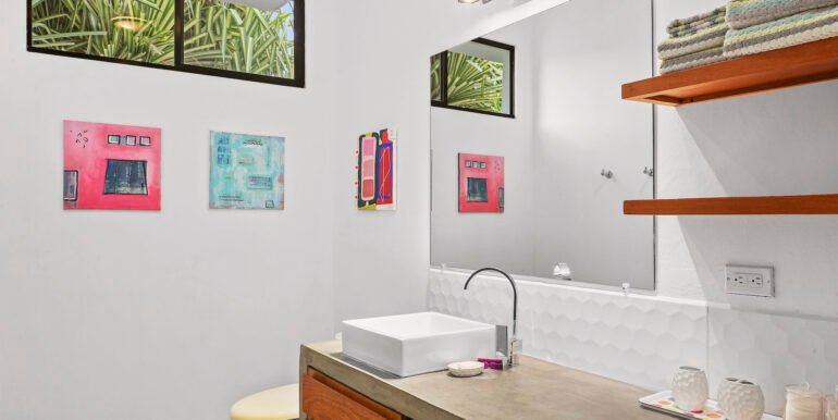 Luxury Oasis in Town_Guest_Bathroom_2_CC