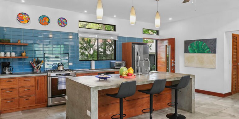 Luxury Oasis in Town_Kitchen_CC