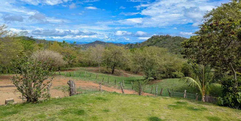 Solar-Home-With-Pool-Casita-Views-12