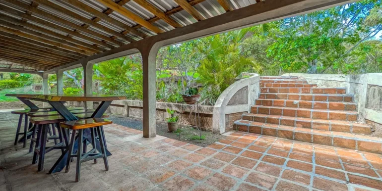 Solar-Home-With-Pool-Casita-Views-15