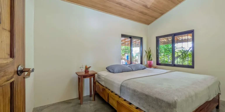 Solar-Home-With-Pool-Casita-Views-19