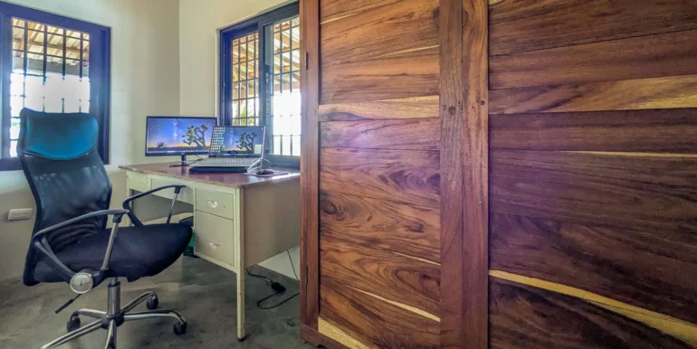 Solar-Home-With-Pool-Casita-Views-22