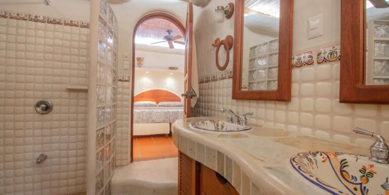 2AF2F877-E5C5-4DE0-ADA6-8A2D976BC652_5