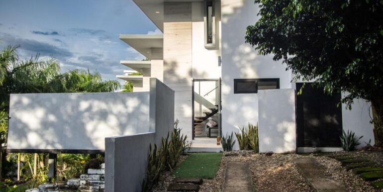 D54E5C36-186F-4ACF-94FB-427911DC5803_1