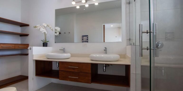 D54E5C36-186F-4ACF-94FB-427911DC5803_13