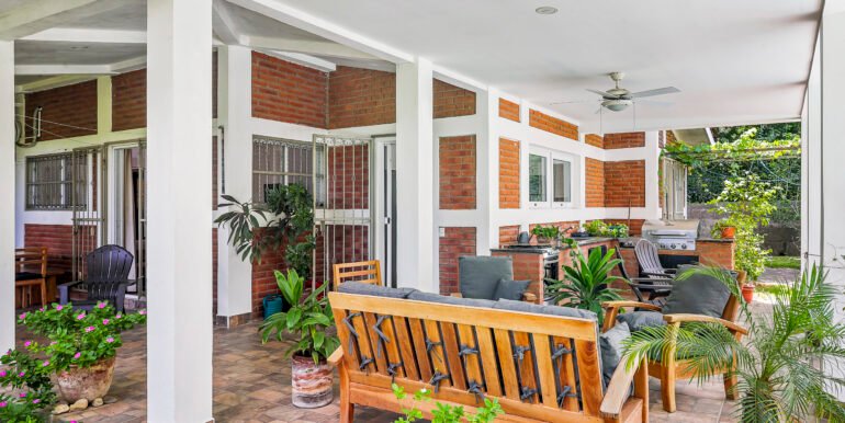 Casa_Bosques_Exterior_Back_Patio_Area_CC