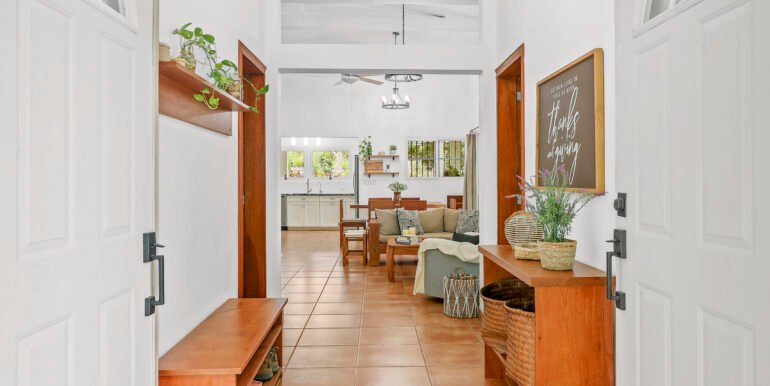 Casa_Bosques_Front_Entryway_CC