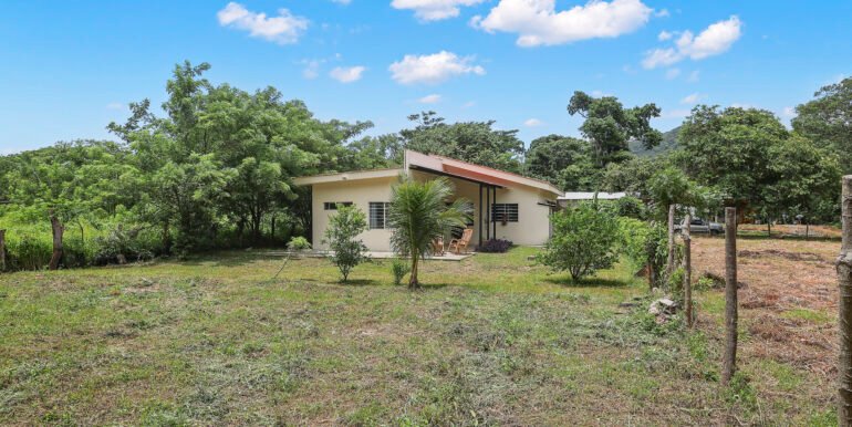 Casa_Sarah_Exterior_Back_Angle_1_CC