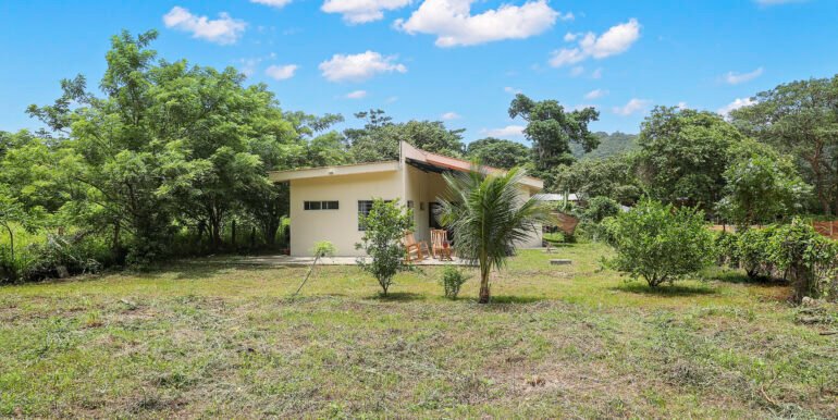 Casa_Sarah_Exterior_Back_Angle_2_CC