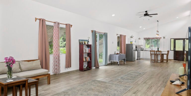 Casa_Sarah_Living_Area_Dining_Kitchen_Wide_Angle_CC