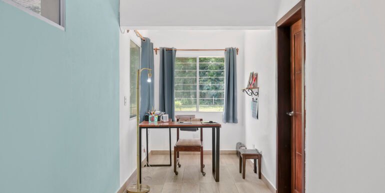 Casa_Sarah_Master_Bedroom_Office_CC